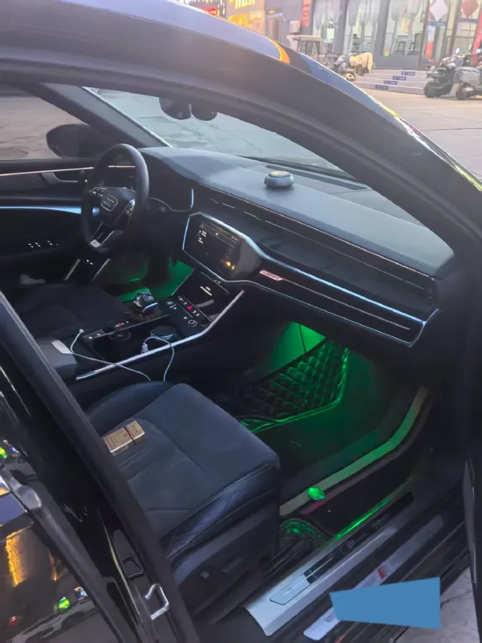 2020 Audi A6L 2.0T 252HP L4 7DCT PHEV 14.1KWH,autocango,china used car exporter,china ev exporter,chinese used car exporter,chinese used ev exporter