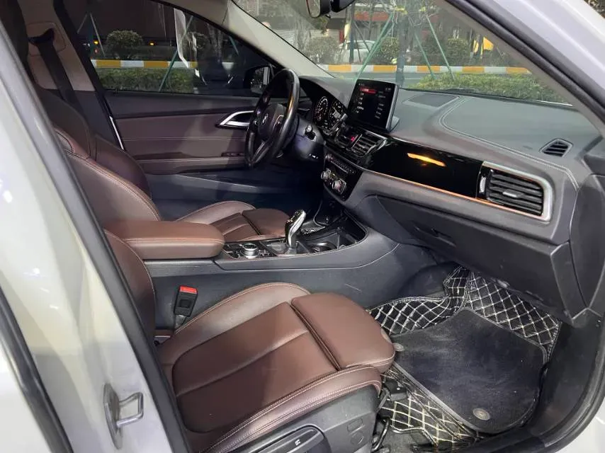 2023 BMW 1 Series 1.5T 136HP L3 7DCT,autocango,china used car exporter,china ev exporter,chinese used car exporter,chinese used ev exporter