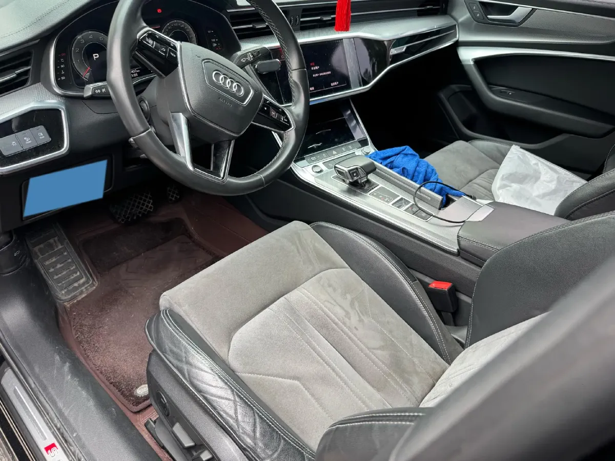 2021 Audi A6L 2.0T 190HP L4 7DCT,autocango,china used car exporter,china ev exporter,chinese used car exporter,chinese used ev exporter