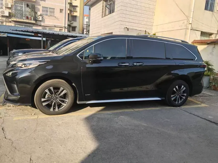 2024 Toyota Granvia 2.5L 189HP L4 E-CVT Hybrid,autocango,china used car exporter,china ev exporter,chinese used car exporter,chinese used ev exporter