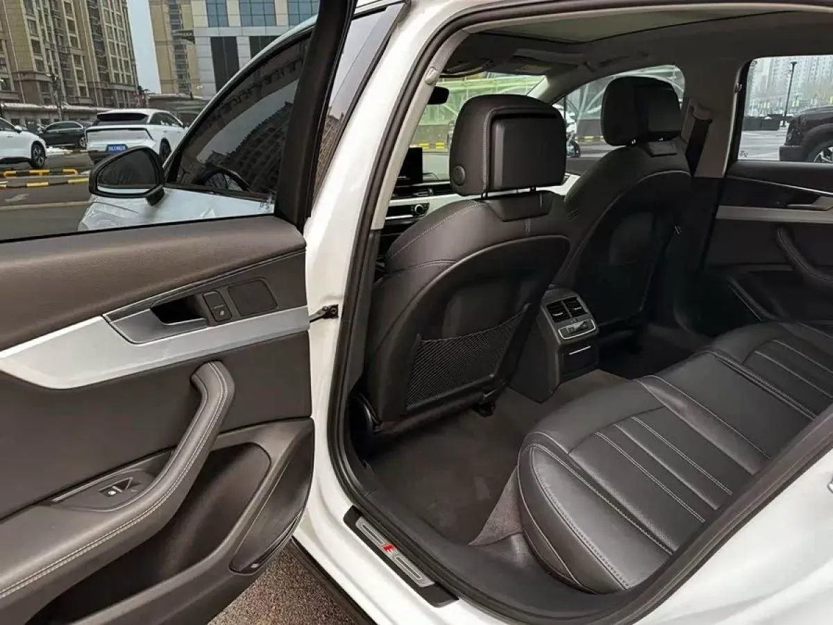 2020 Audi A4L 2.0T 190HP L4 7DCT,autocango,china used car exporter,china ev exporter,chinese used car exporter,chinese used ev exporter