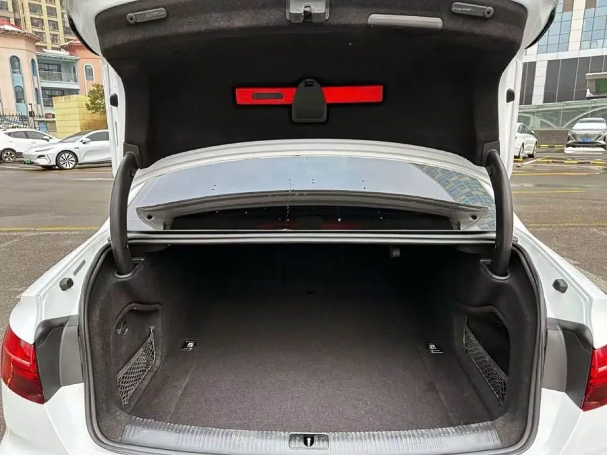 2020 Audi A4L 2.0T 190HP L4 7DCT,autocango,china used car exporter,china ev exporter,chinese used car exporter,chinese used ev exporter