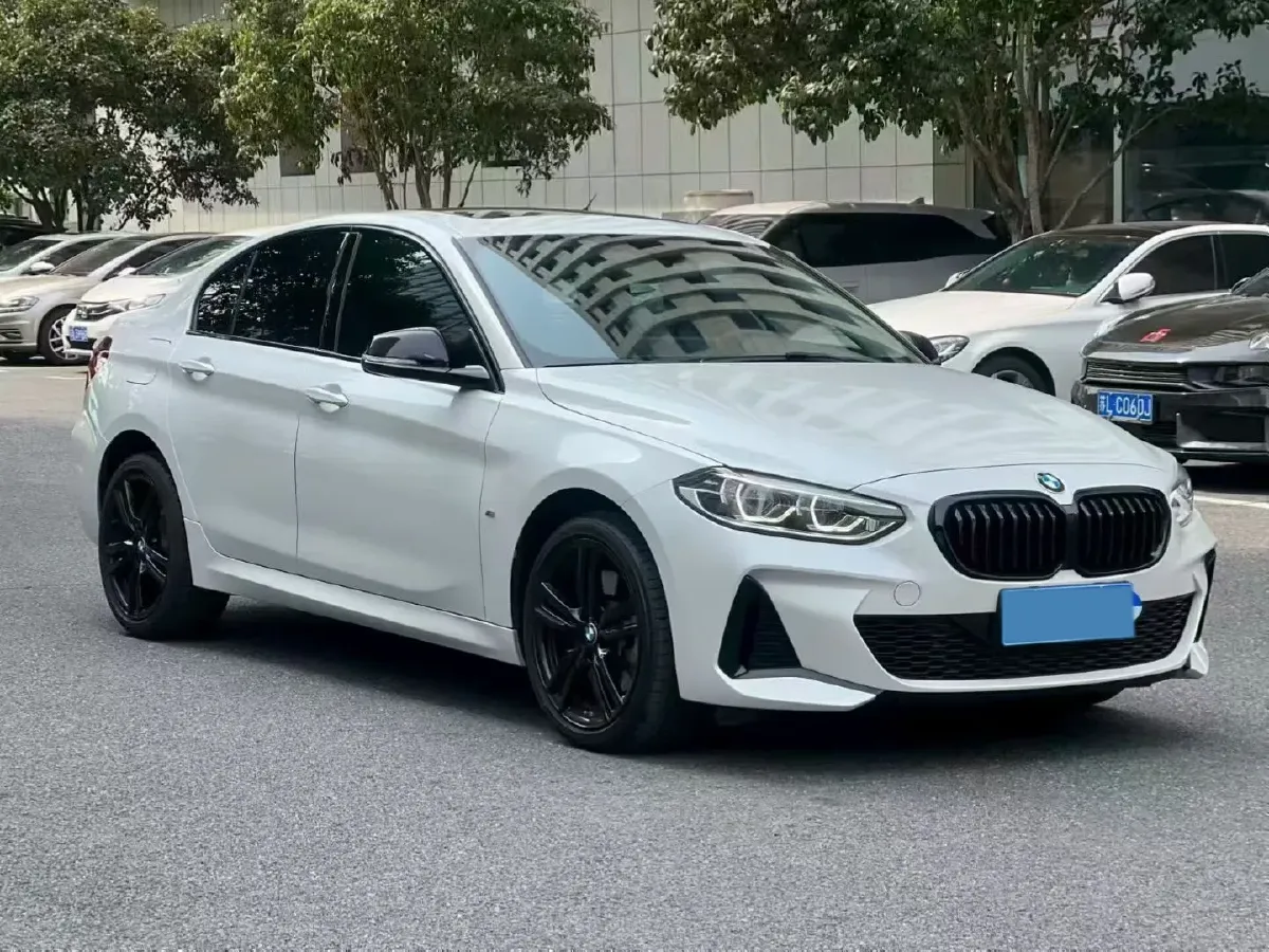 2023 BMW 1 Series 2.0T 178HP L4 7DCT,autocango,china used car exporter,china ev exporter,chinese used car exporter,chinese used ev exporter