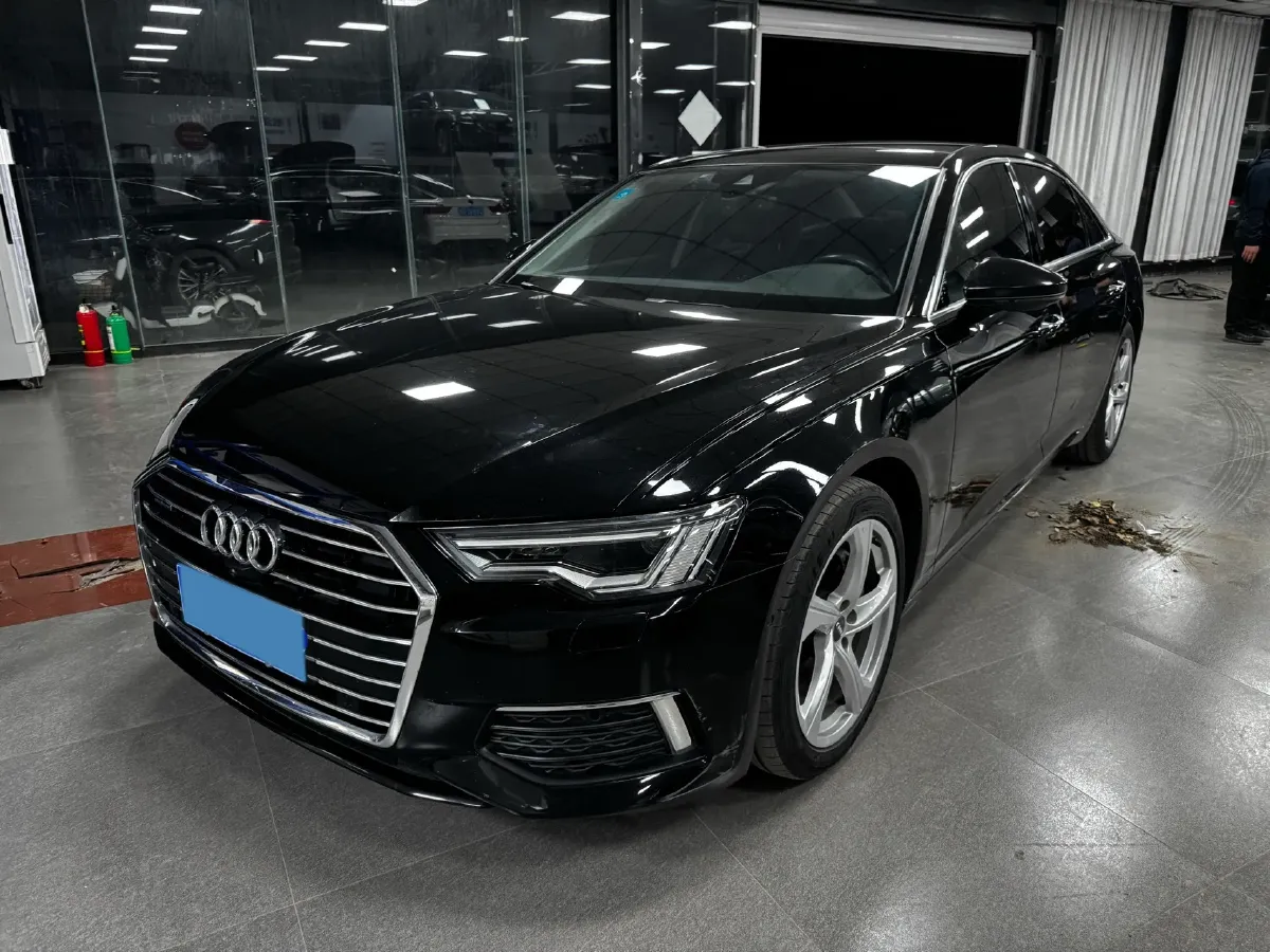 2020 Audi A6L 2.0T 224HP L4 7DCT,autocango,china used car exporter,china ev exporter,chinese used car exporter,chinese used ev exporter