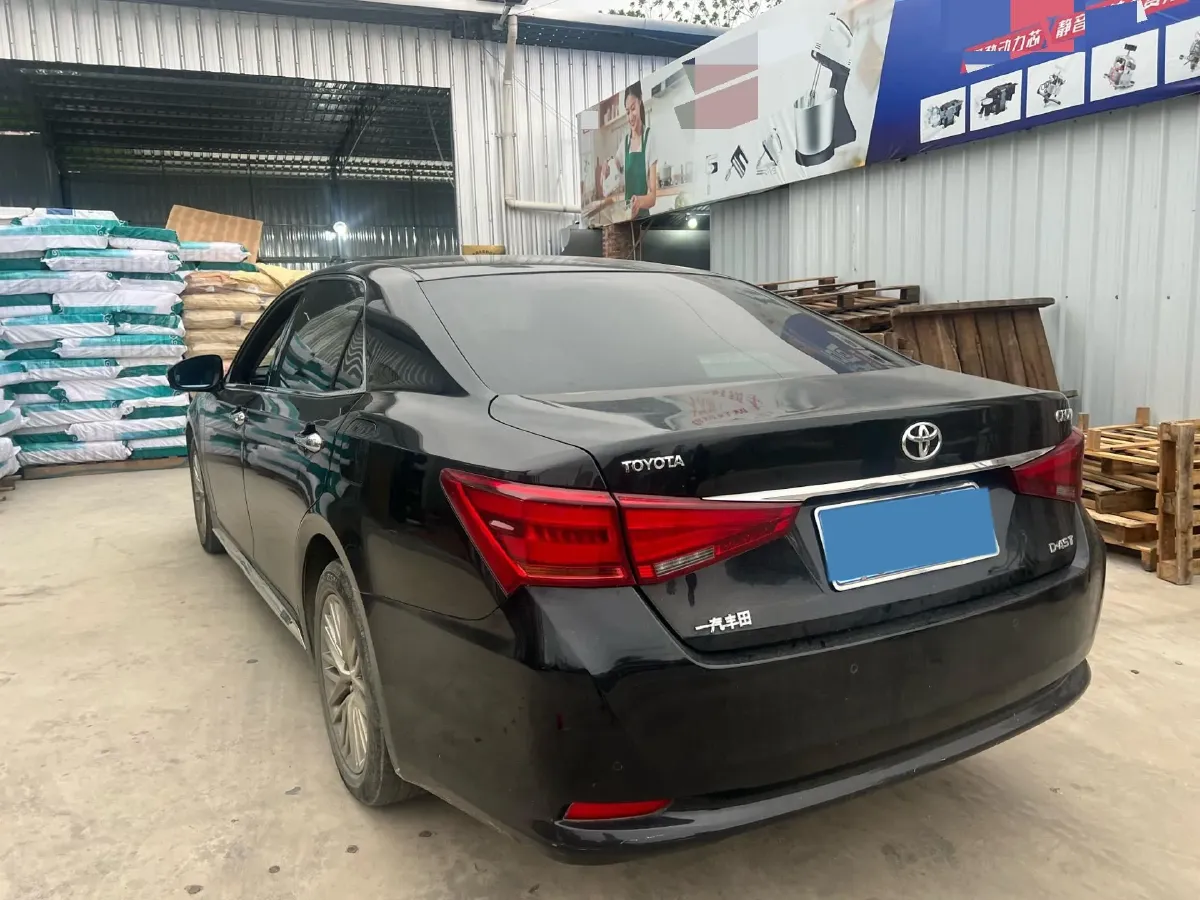 2017 Toyota Crown 2.0T 235HP L4 8AT,autocango,china used car exporter,china ev exporter,chinese used car exporter,chinese used ev exporter