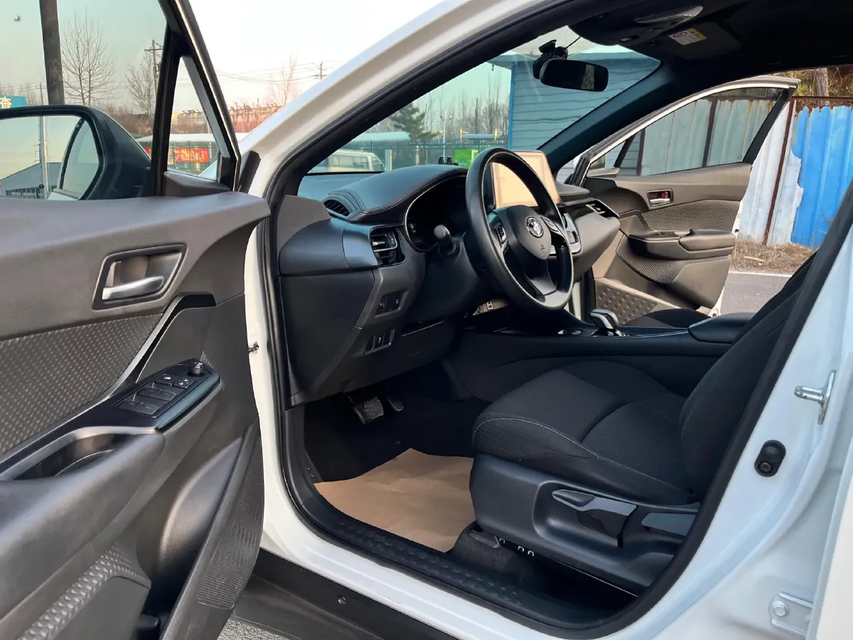 2020 Toyota C-HR EV BEV 54.3KWH,autocango,china used car exporter,china ev exporter,chinese used car exporter,chinese used ev exporter