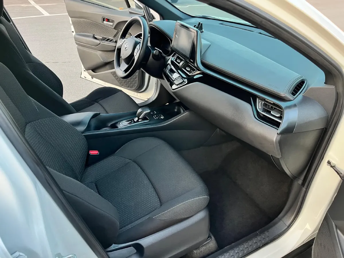 2020 Toyota C-HR EV BEV 54.3KWH,autocango,china used car exporter,china ev exporter,chinese used car exporter,chinese used ev exporter