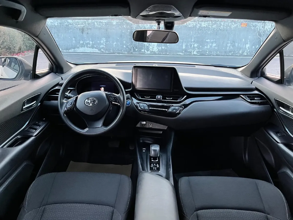 2020 Toyota C-HR EV BEV 54.3KWH,autocango,china used car exporter,china ev exporter,chinese used car exporter,chinese used ev exporter