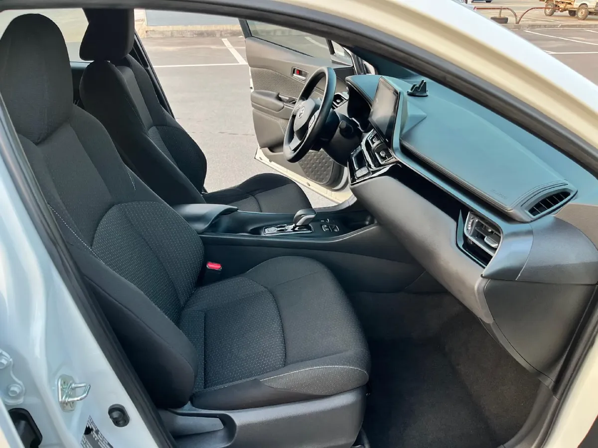 2020 Toyota C-HR EV BEV 54.3KWH,autocango,china used car exporter,china ev exporter,chinese used car exporter,chinese used ev exporter