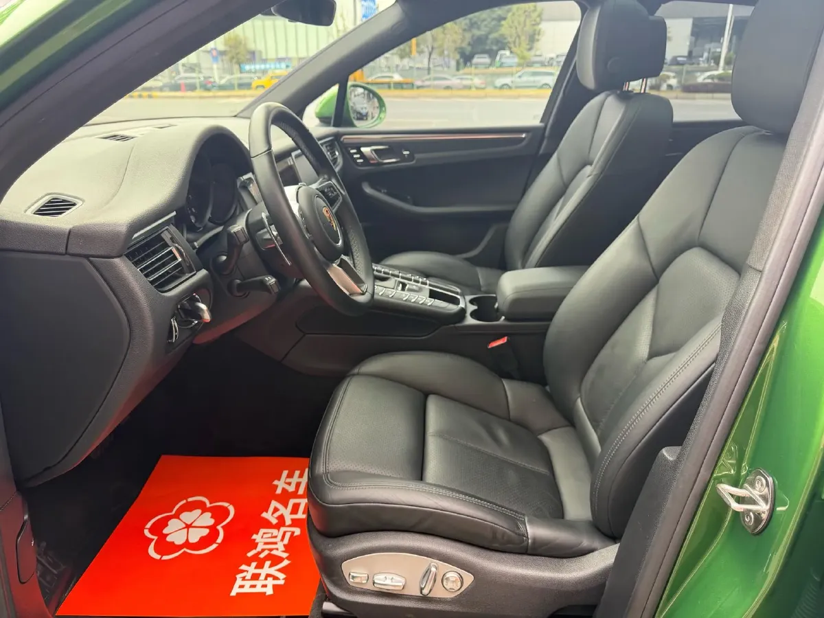 2020 Porsche Macan 2.0T 252HP L4 7DCT,autocango,china used car exporter,china ev exporter,chinese used car exporter,chinese used ev exporter