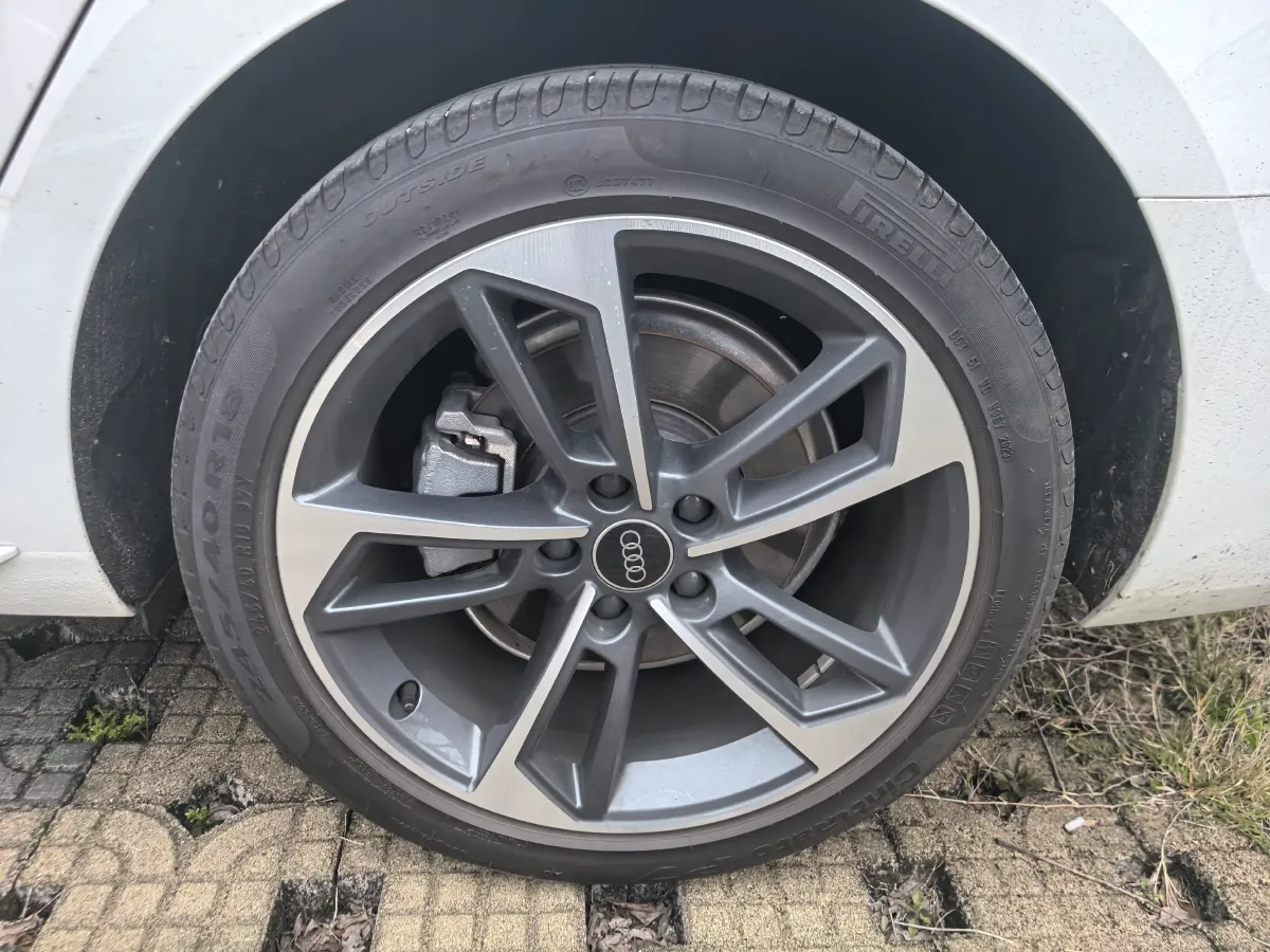 2023 Audi A4L 2.0T 190HP L4 7DCT,autocango,china used car exporter,china ev exporter,chinese used car exporter,chinese used ev exporter