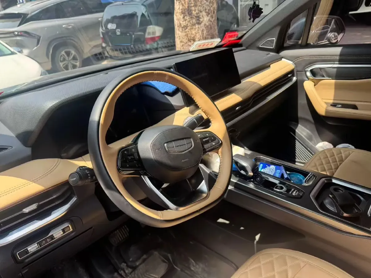 2023 Geely Okavango L 2.0T 218HP L4 7DCT,autocango,china used car exporter,china ev exporter,chinese used car exporter,chinese used ev exporter