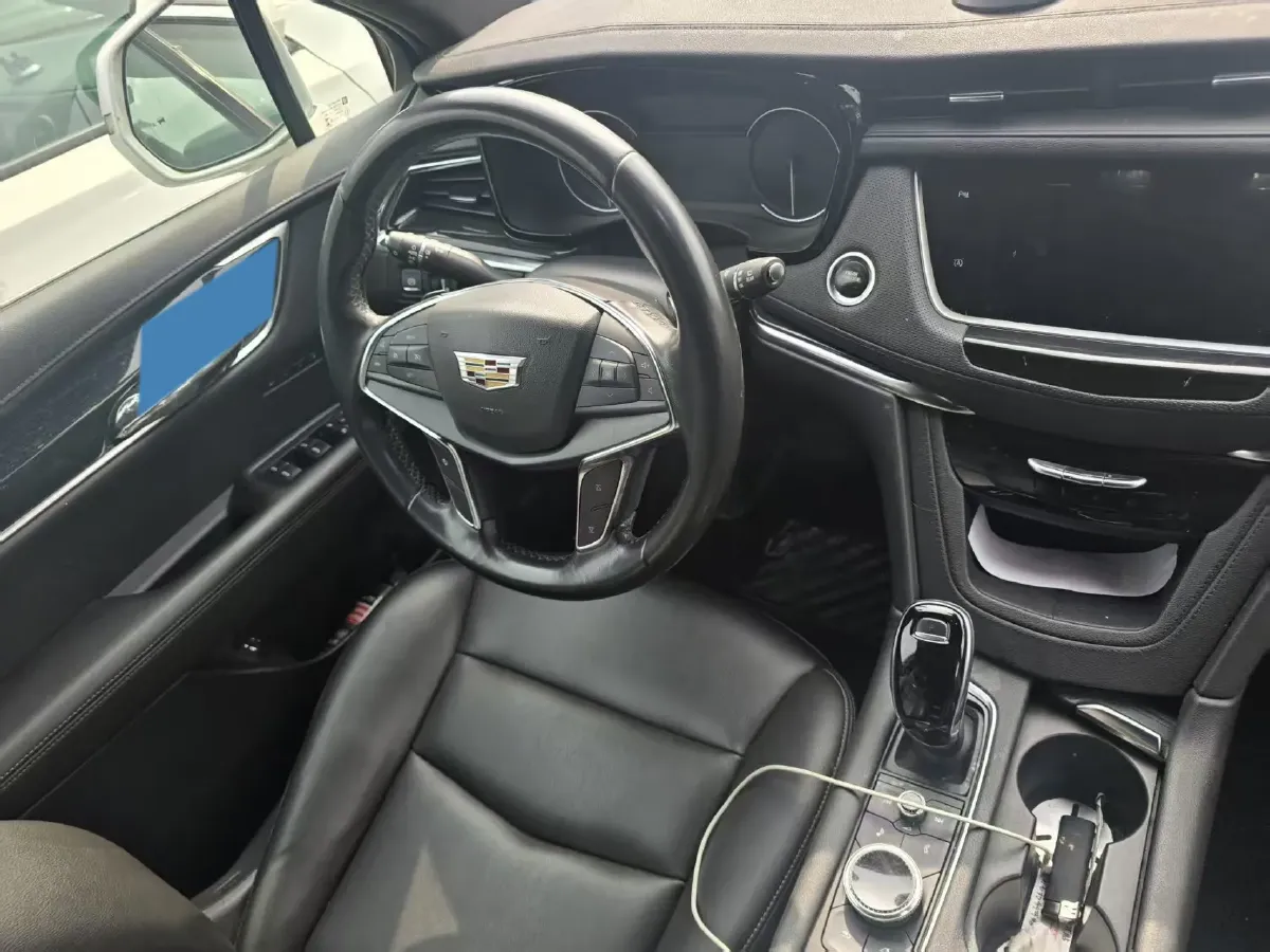 2021 Cadillac XT5 2.0T 237HP L4 9AT,autocango,china used car exporter,china ev exporter,chinese used car exporter,chinese used ev exporter