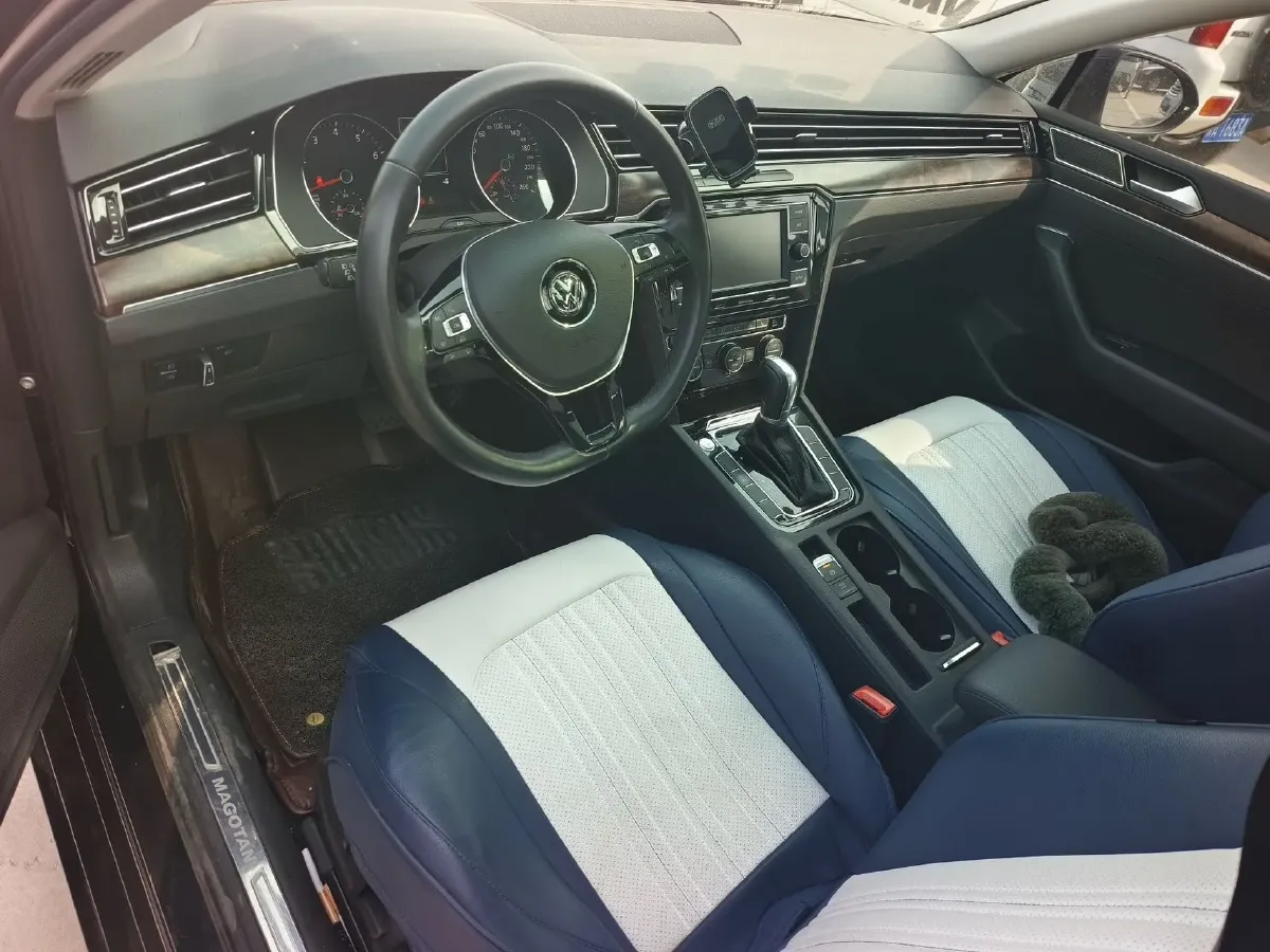 2018 Volkswagen Magotan 1.8T 180HP L4 7DCT,autocango,china used car exporter,china ev exporter,chinese used car exporter,chinese used ev exporter