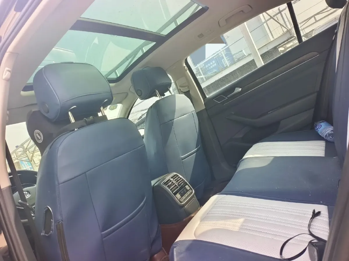 2018 Volkswagen Magotan 1.8T 180HP L4 7DCT,autocango,china used car exporter,china ev exporter,chinese used car exporter,chinese used ev exporter