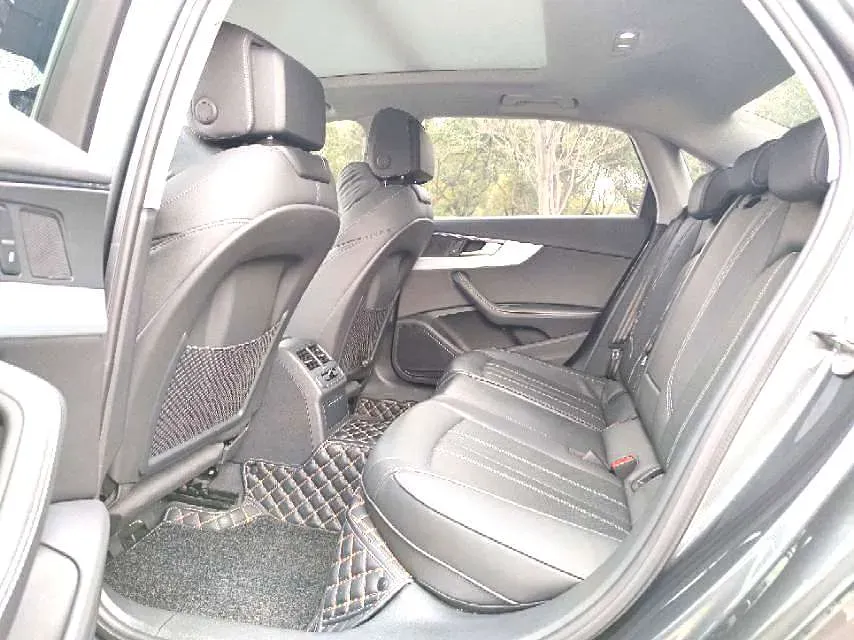 2022 Audi A4L 2.0T 190HP L4 7DCT,autocango,china used car exporter,china ev exporter,chinese used car exporter,chinese used ev exporter