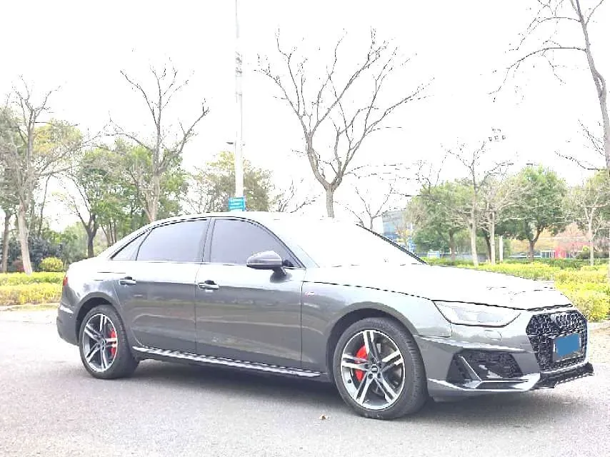 2022 Audi A4L 2.0T 190HP L4 7DCT,autocango,china used car exporter,china ev exporter,chinese used car exporter,chinese used ev exporter