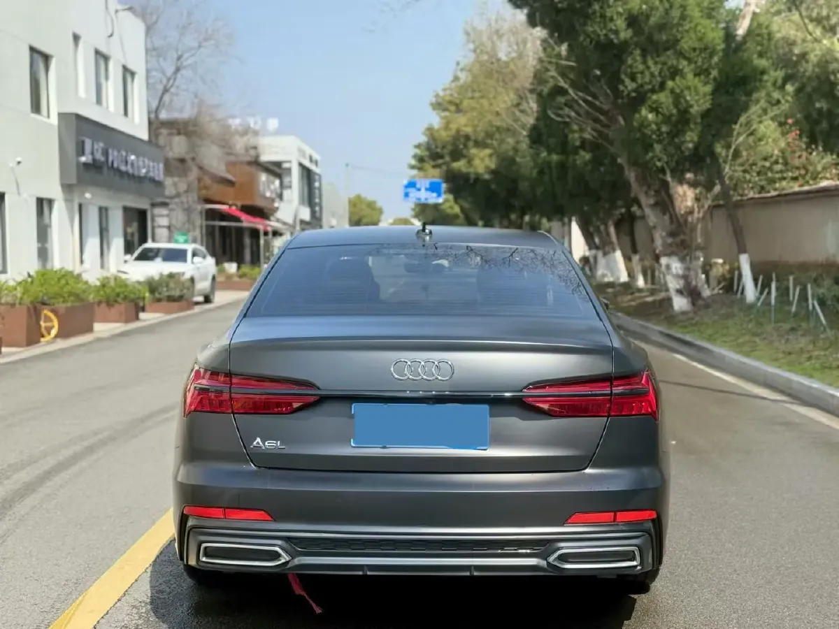2021 Audi A6L 2.0T 190HP L4 7DCT,autocango,china used car exporter,china ev exporter,chinese used car exporter,chinese used ev exporter