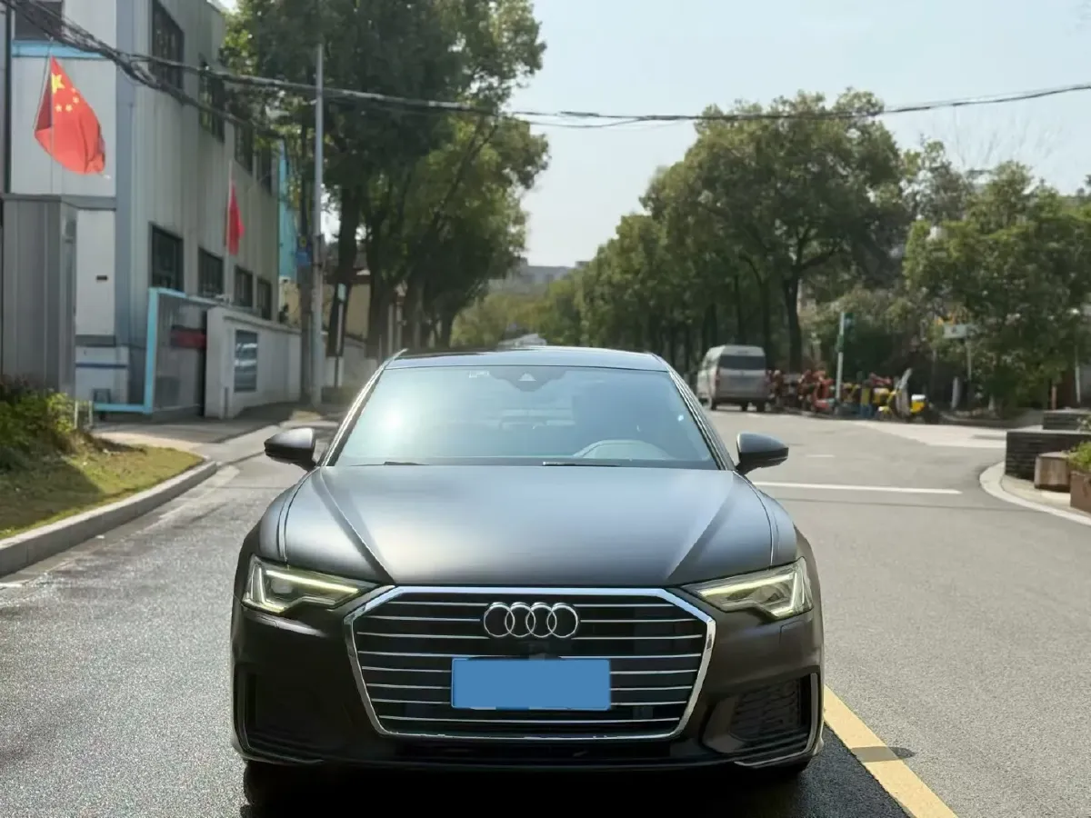 2021 Audi A6L 2.0T 190HP L4 7DCT,autocango,china used car exporter,china ev exporter,chinese used car exporter,chinese used ev exporter