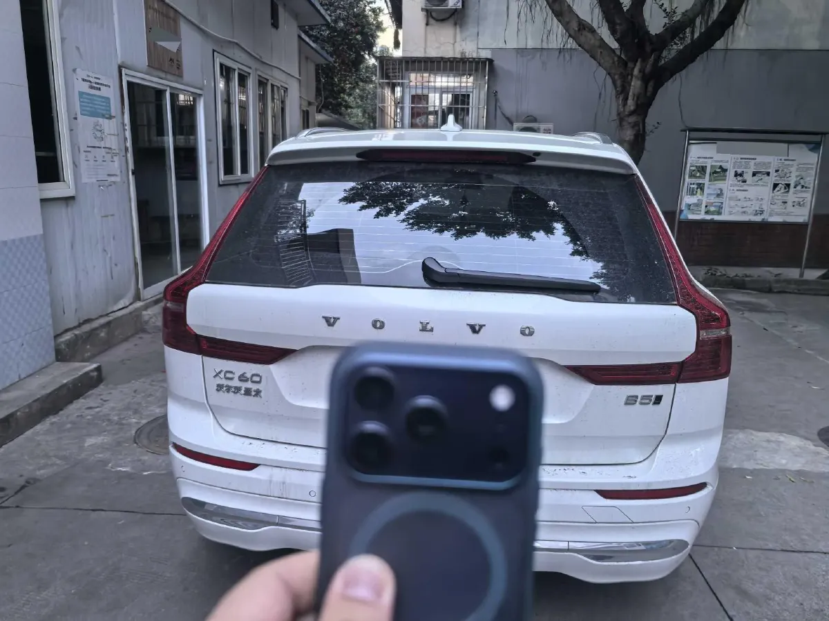 2024 Volvo XC60 2.0T 250HP L4 8AT,autocango,china used car exporter,china ev exporter,chinese used car exporter,chinese used ev exporter