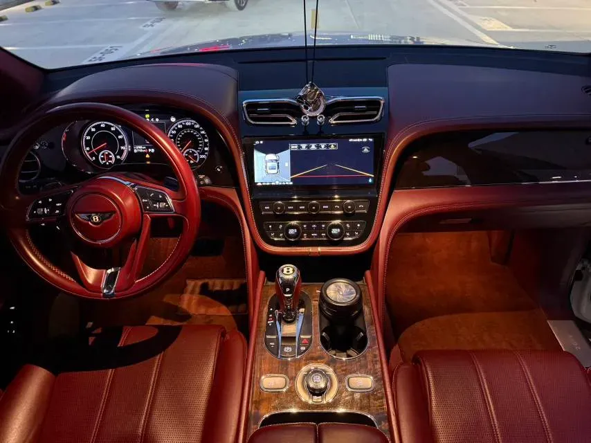 2018 Bentley Bentayga 4.0T 550HP V8 8AT,autocango,china used car exporter,china ev exporter,chinese used car exporter,chinese used ev exporter