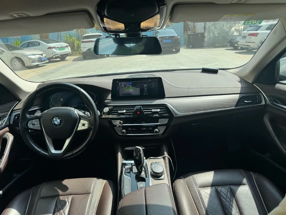 2020 BMW 5 Series 2.0T 252HP L4 8AT,autocango,china used car exporter,china ev exporter,chinese used car exporter,chinese used ev exporter