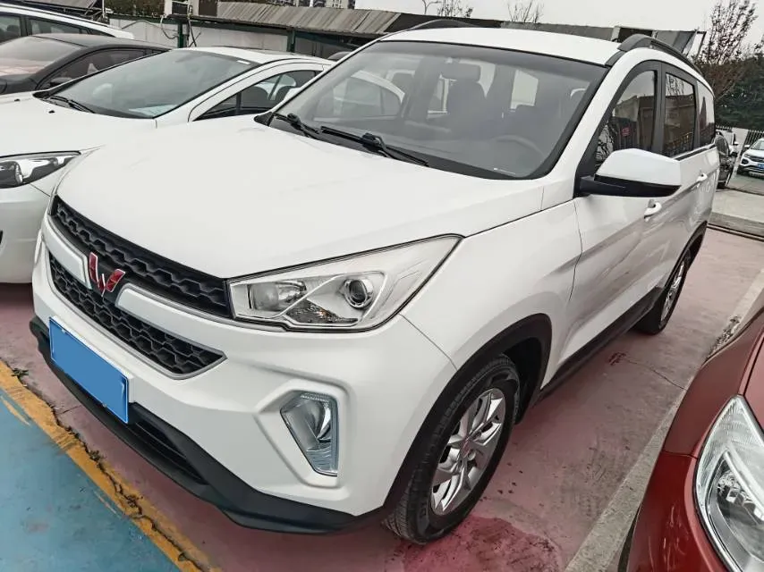 2018 WuLing HongGuang S3 1.5L 112HP L4 6MT,autocango,china used car exporter,china ev exporter,chinese used car exporter,chinese used ev exporter