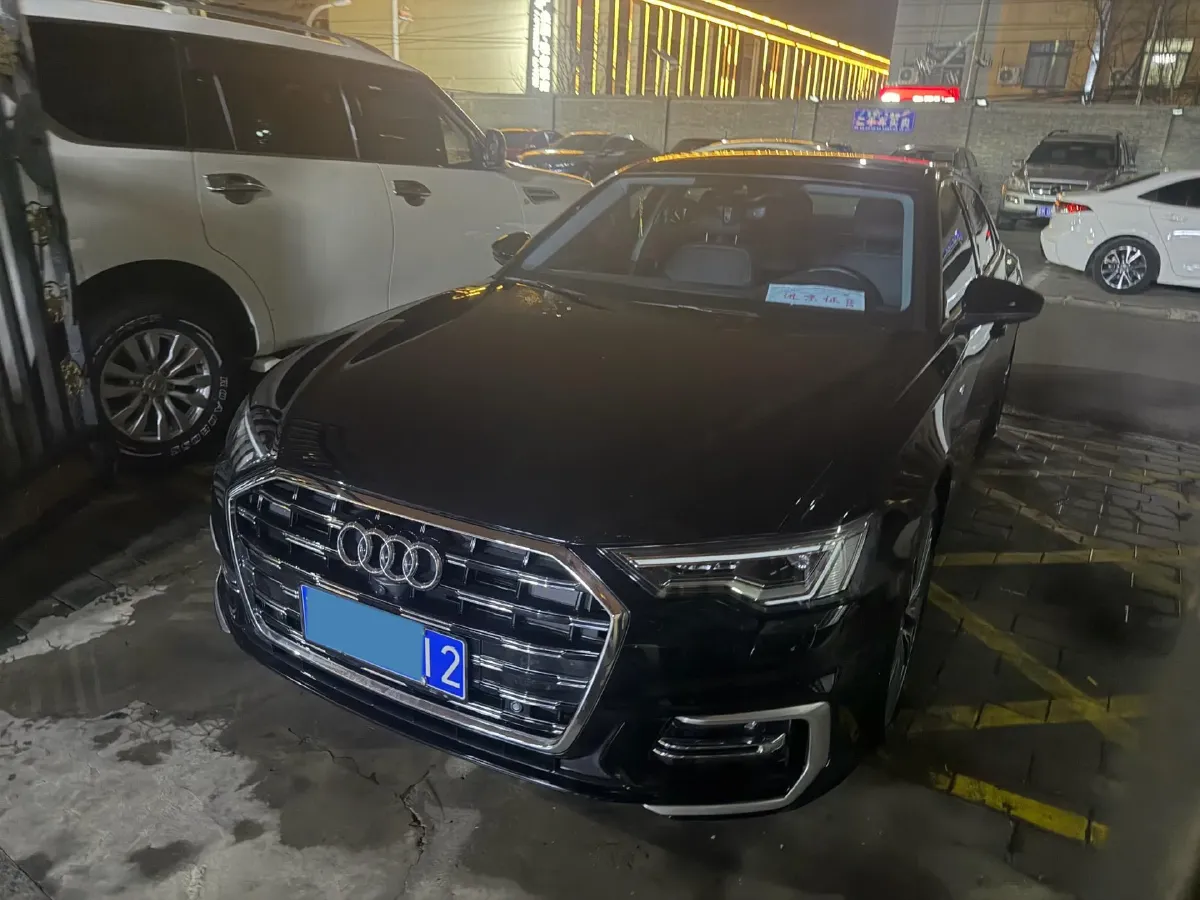 2025 Audi A6L 2.0T 245HP L4 7DCT,autocango,china used car exporter,china ev exporter,chinese used car exporter,chinese used ev exporter