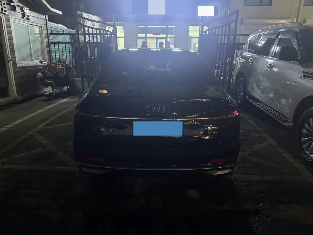 2025 Audi A6L 2.0T 245HP L4 7DCT,autocango,china used car exporter,china ev exporter,chinese used car exporter,chinese used ev exporter