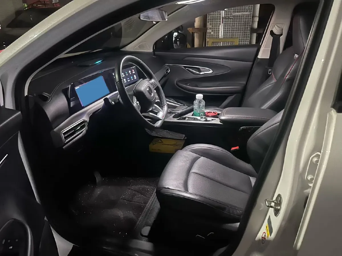 2021 ChangAn UNI-T 1.5T 180HP L4 7DCT,autocango,china used car exporter,china ev exporter,chinese used car exporter,chinese used ev exporter