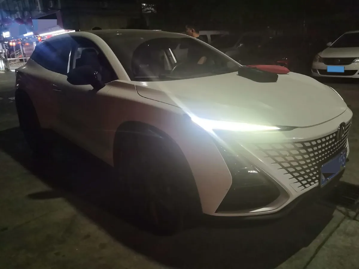 2021 ChangAn UNI-T 1.5T 180HP L4 7DCT,autocango,china used car exporter,china ev exporter,chinese used car exporter,chinese used ev exporter