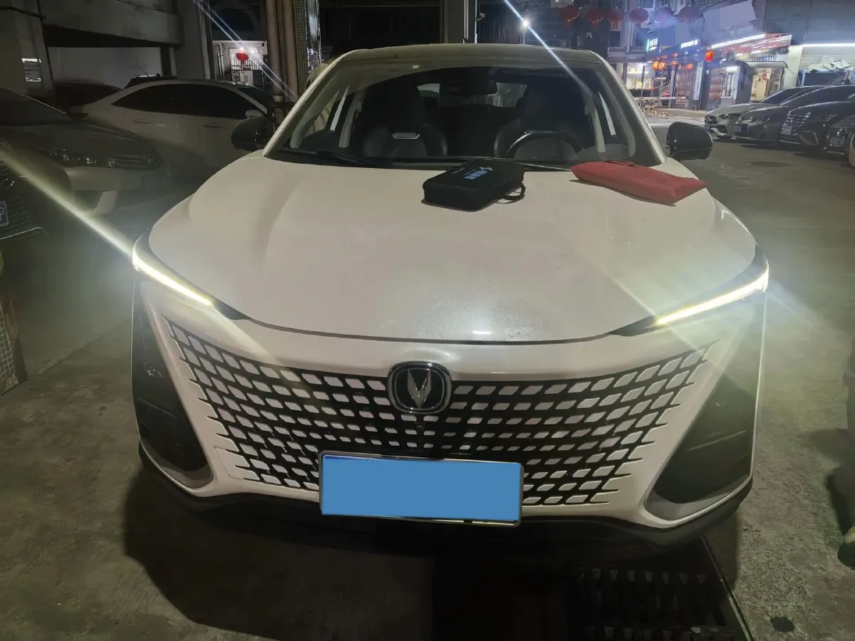 2021 ChangAn UNI-T 1.5T 180HP L4 7DCT,autocango,china used car exporter,china ev exporter,chinese used car exporter,chinese used ev exporter