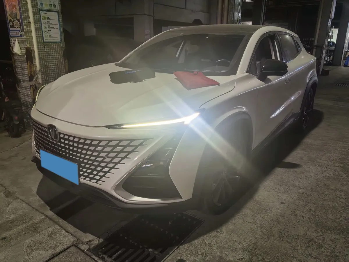 2021 ChangAn UNI-T 1.5T 180HP L4 7DCT,autocango,china used car exporter,china ev exporter,chinese used car exporter,chinese used ev exporter