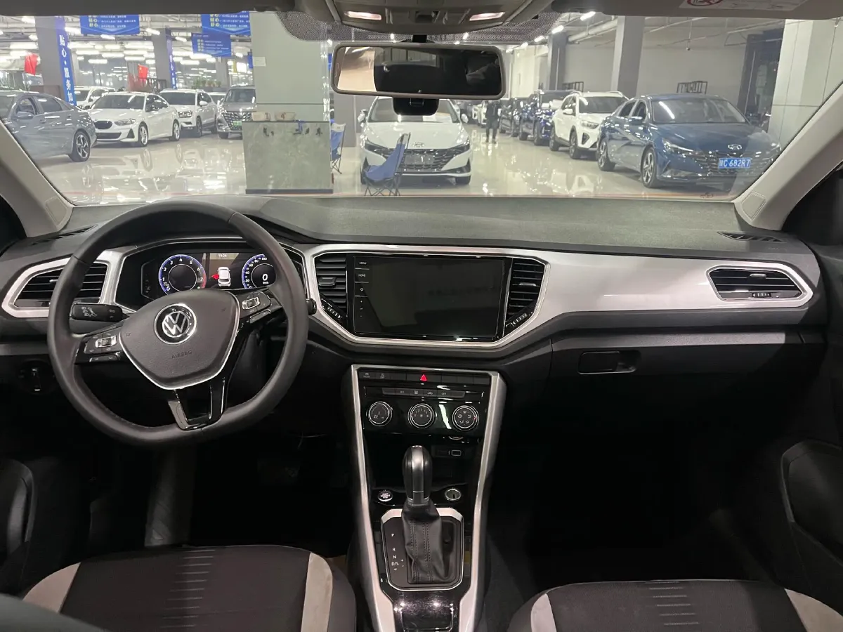 2022 Volkswagen T-Roc 1.4T 150HP L4 7DCT,autocango,china used car exporter,china ev exporter,chinese used car exporter,chinese used ev exporter