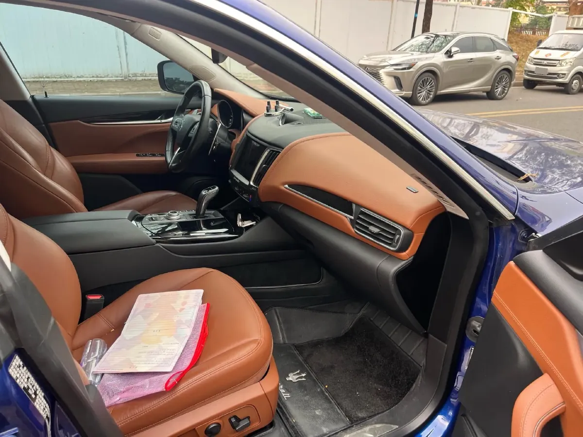 2019 Maserati Levante 3.0T 350HP V6 8AT,autocango,china used car exporter,china ev exporter,chinese used car exporter,chinese used ev exporter