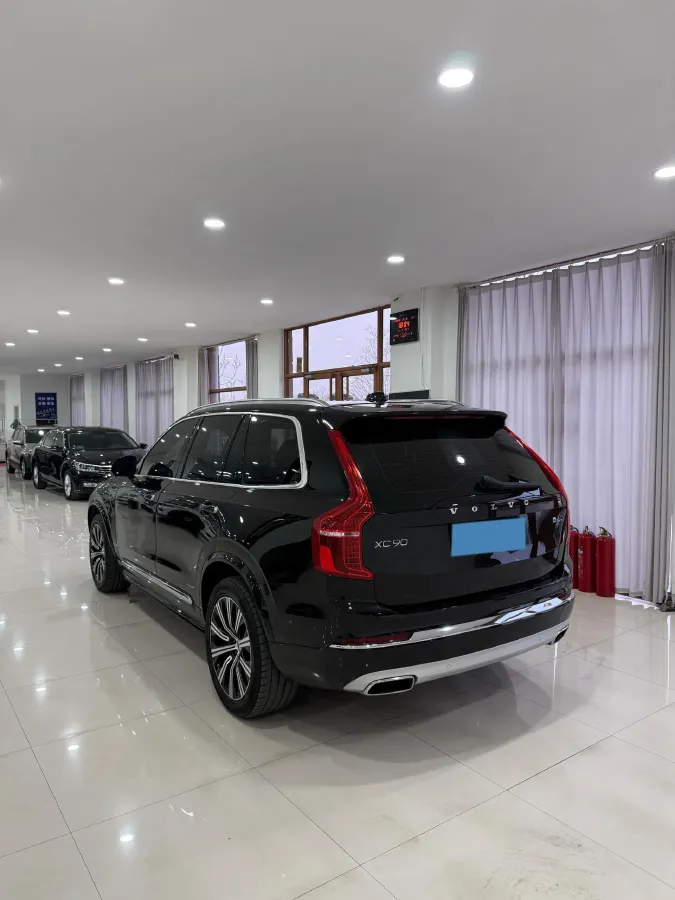 2021 Volvo XC90 2.0T 299HP L4 8AT,autocango,china used car exporter,china ev exporter,chinese used car exporter,chinese used ev exporter