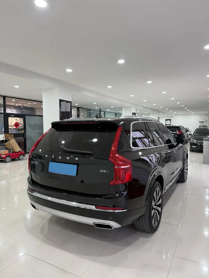 2021 Volvo XC90 2.0T 299HP L4 8AT,autocango,china used car exporter,china ev exporter,chinese used car exporter,chinese used ev exporter