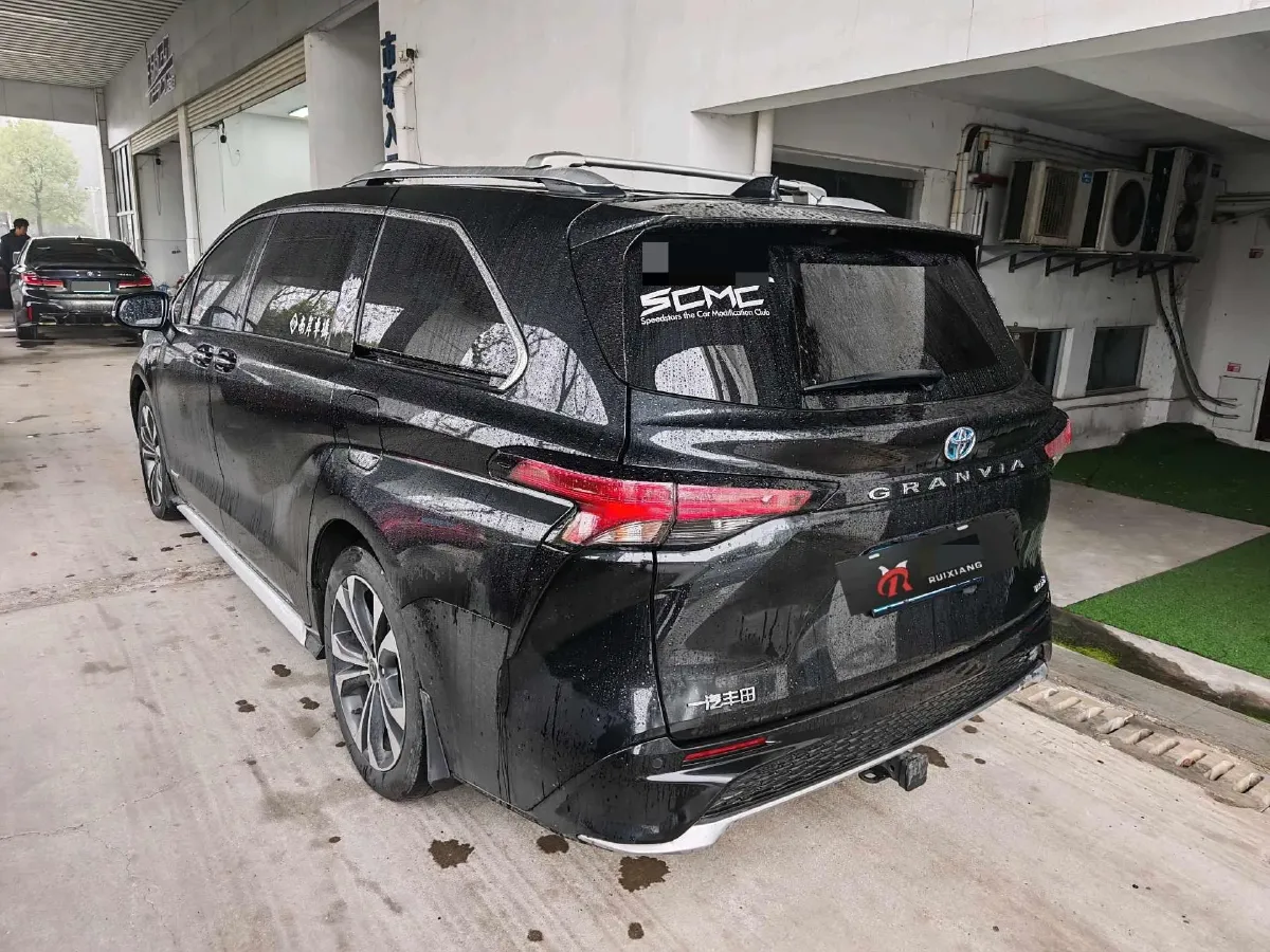 2023 Toyota Granvia 2.5L 189HP L4 E-CVT Hybrid,autocango,china used car exporter,china ev exporter,chinese used car exporter,chinese used ev exporter