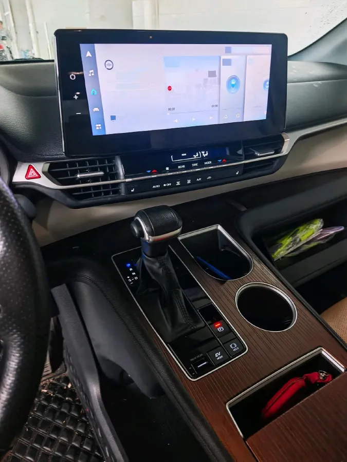 2023 Toyota Granvia 2.5L 189HP L4 E-CVT Hybrid,autocango,china used car exporter,china ev exporter,chinese used car exporter,chinese used ev exporter