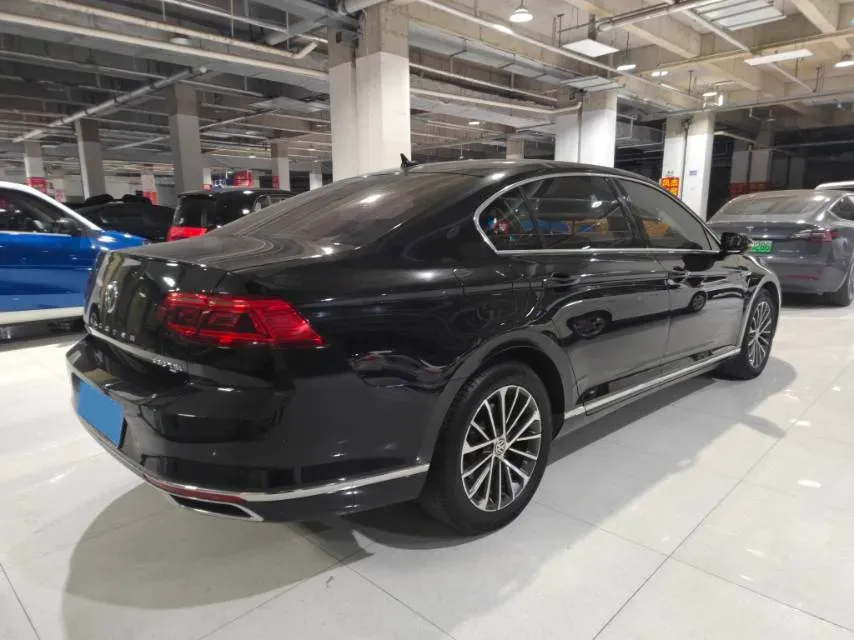 2020 Volkswagen Magotan 2.0T 186HP L4 7DCT,autocango,china used car exporter,china ev exporter,chinese used car exporter,chinese used ev exporter