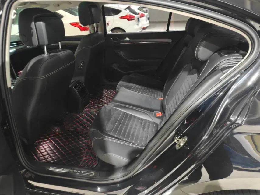 2020 Volkswagen Magotan 2.0T 186HP L4 7DCT,autocango,china used car exporter,china ev exporter,chinese used car exporter,chinese used ev exporter