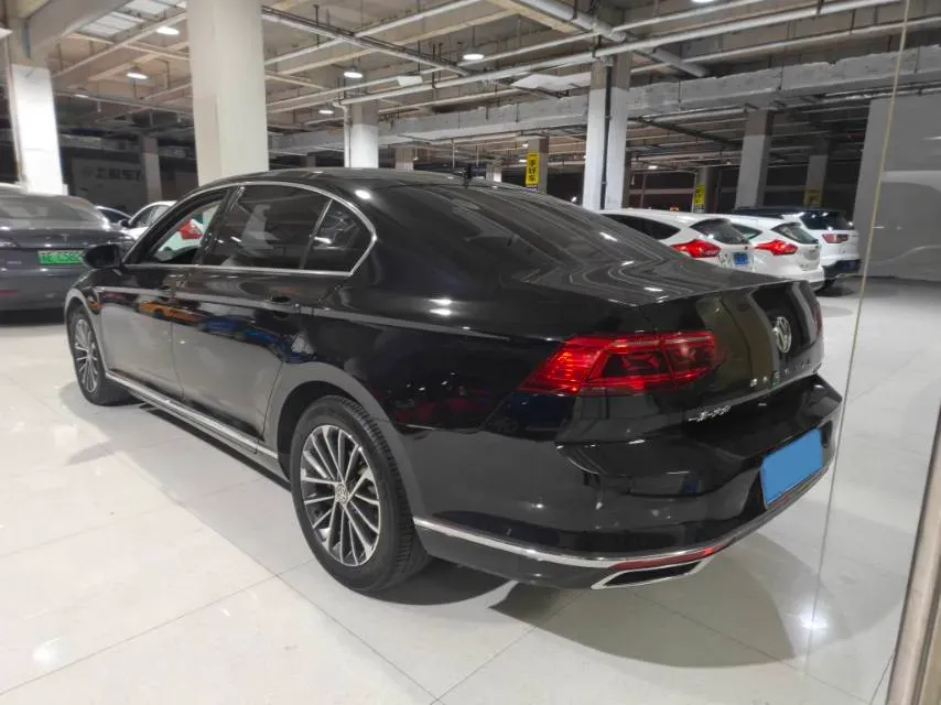 2020 Volkswagen Magotan 2.0T 186HP L4 7DCT,autocango,china used car exporter,china ev exporter,chinese used car exporter,chinese used ev exporter