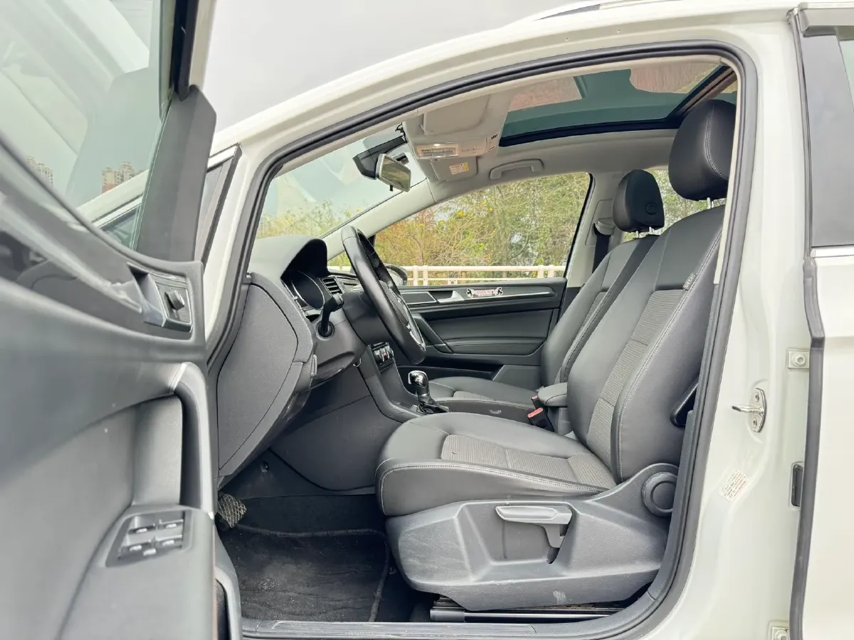 2018 Volkswagen Golf Sportsvan 1.4T 131HP L4 7DCT,autocango,china used car exporter,china ev exporter,chinese used car exporter,chinese used ev exporter