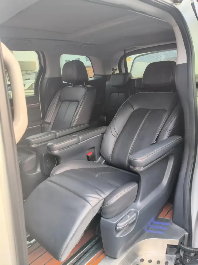 2021 GAC Trumpchi M8 2.0T 252HP L4 8AT,autocango,china used car exporter,china ev exporter,chinese used car exporter,chinese used ev exporter