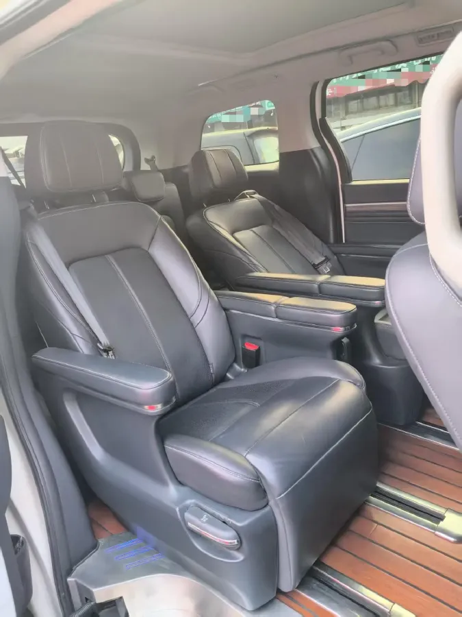 2021 GAC Trumpchi M8 2.0T 252HP L4 8AT,autocango,china used car exporter,china ev exporter,chinese used car exporter,chinese used ev exporter