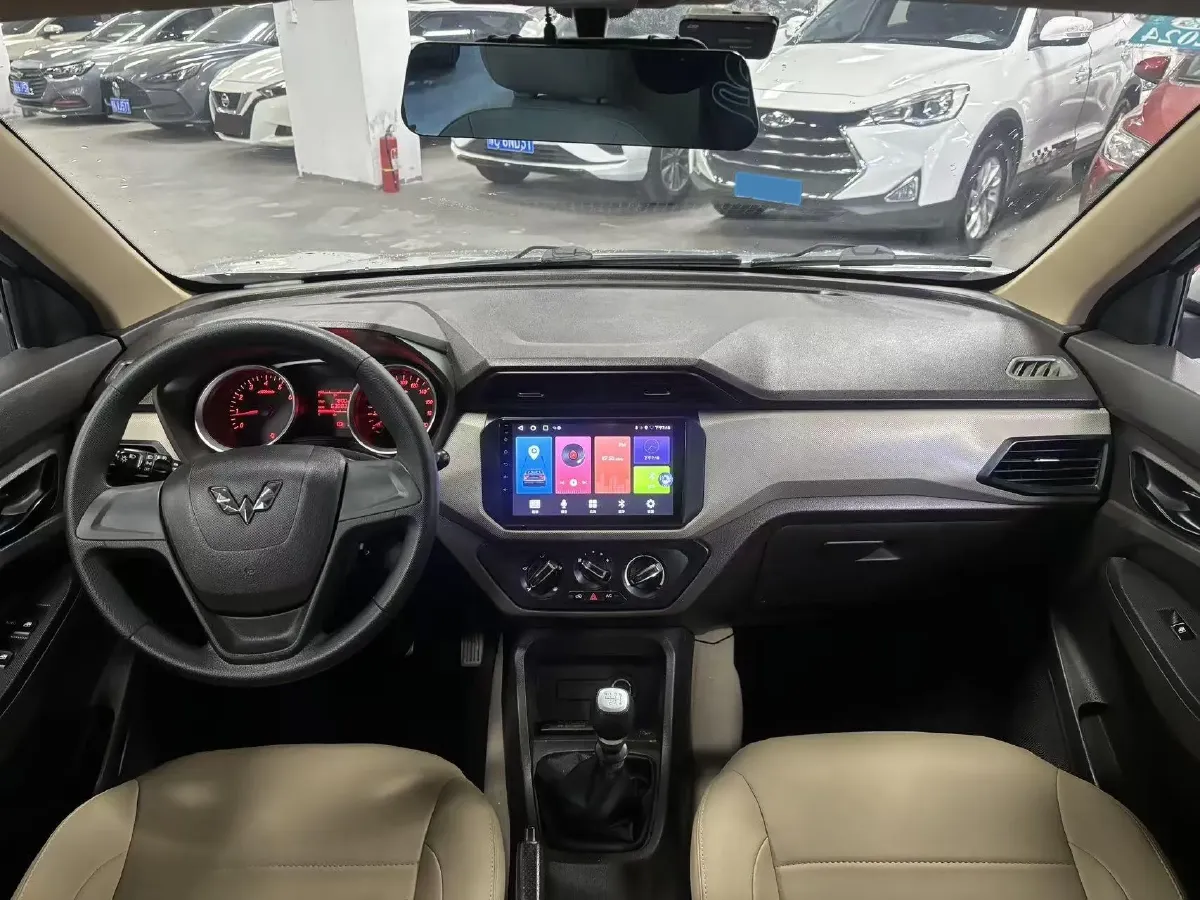 2019 WuLing HongGuang 1.5L 99HP L4 6MT,autocango,china used car exporter,china ev exporter,chinese used car exporter,chinese used ev exporter