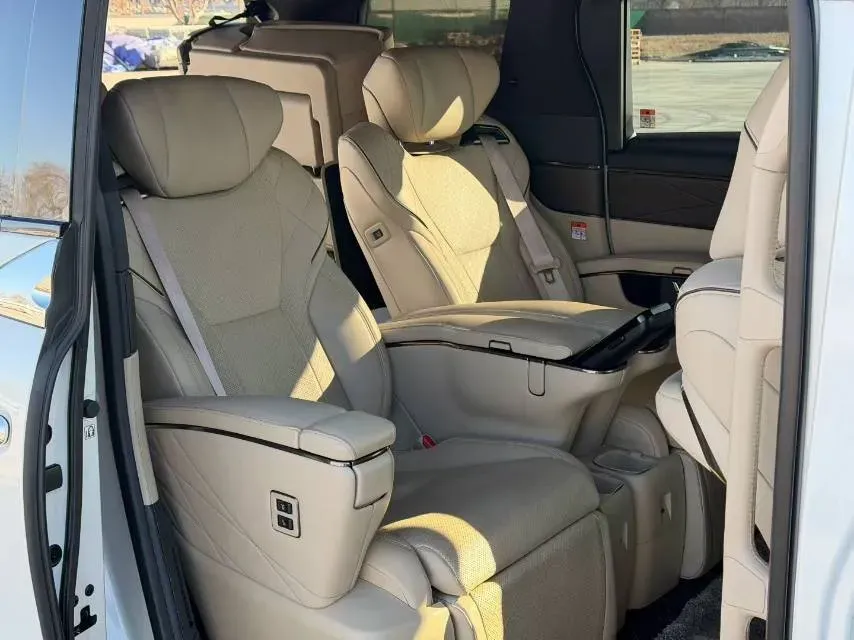 2024 Toyota Alphard 2.5L 190HP L4 E-CVT Hybrid,autocango,china used car exporter,china ev exporter,chinese used car exporter,chinese used ev exporter