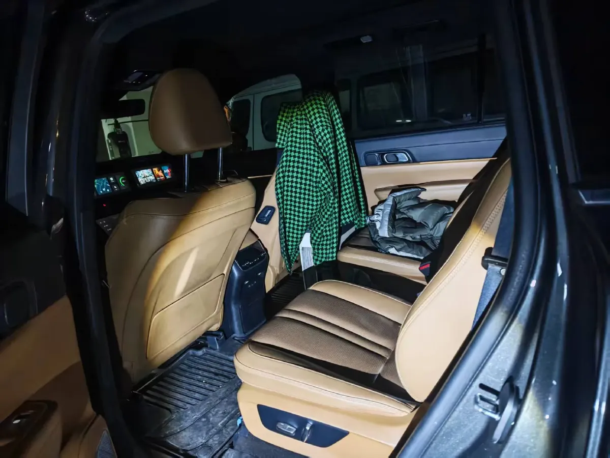 2020 Li ONE Range Extended 131HP REEV 40.5KWH,autocango,china used car exporter,china ev exporter,chinese used car exporter,chinese used ev exporter