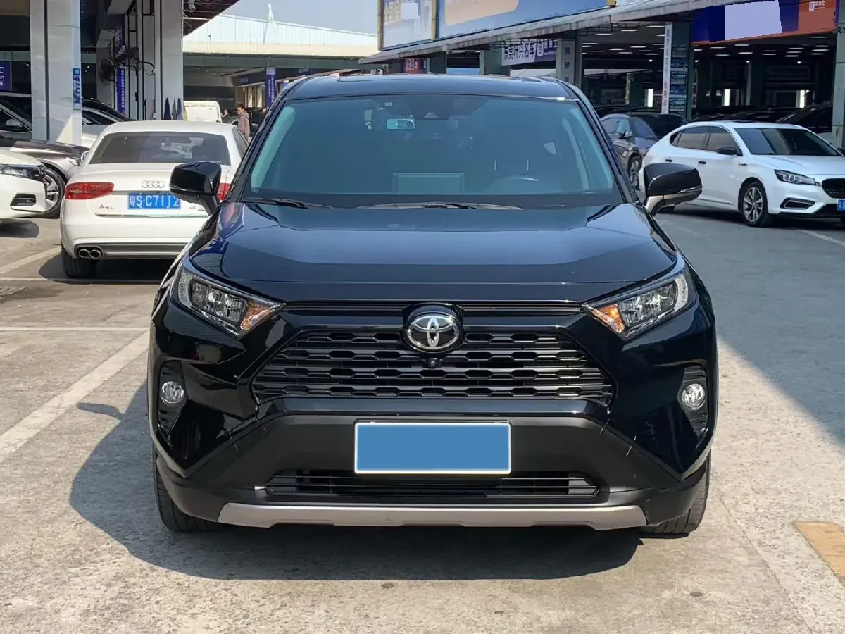 2022 Toyota RAV4 2.0L 171HP L4 CVT,autocango,china used car exporter,china ev exporter,chinese used car exporter,chinese used ev exporter