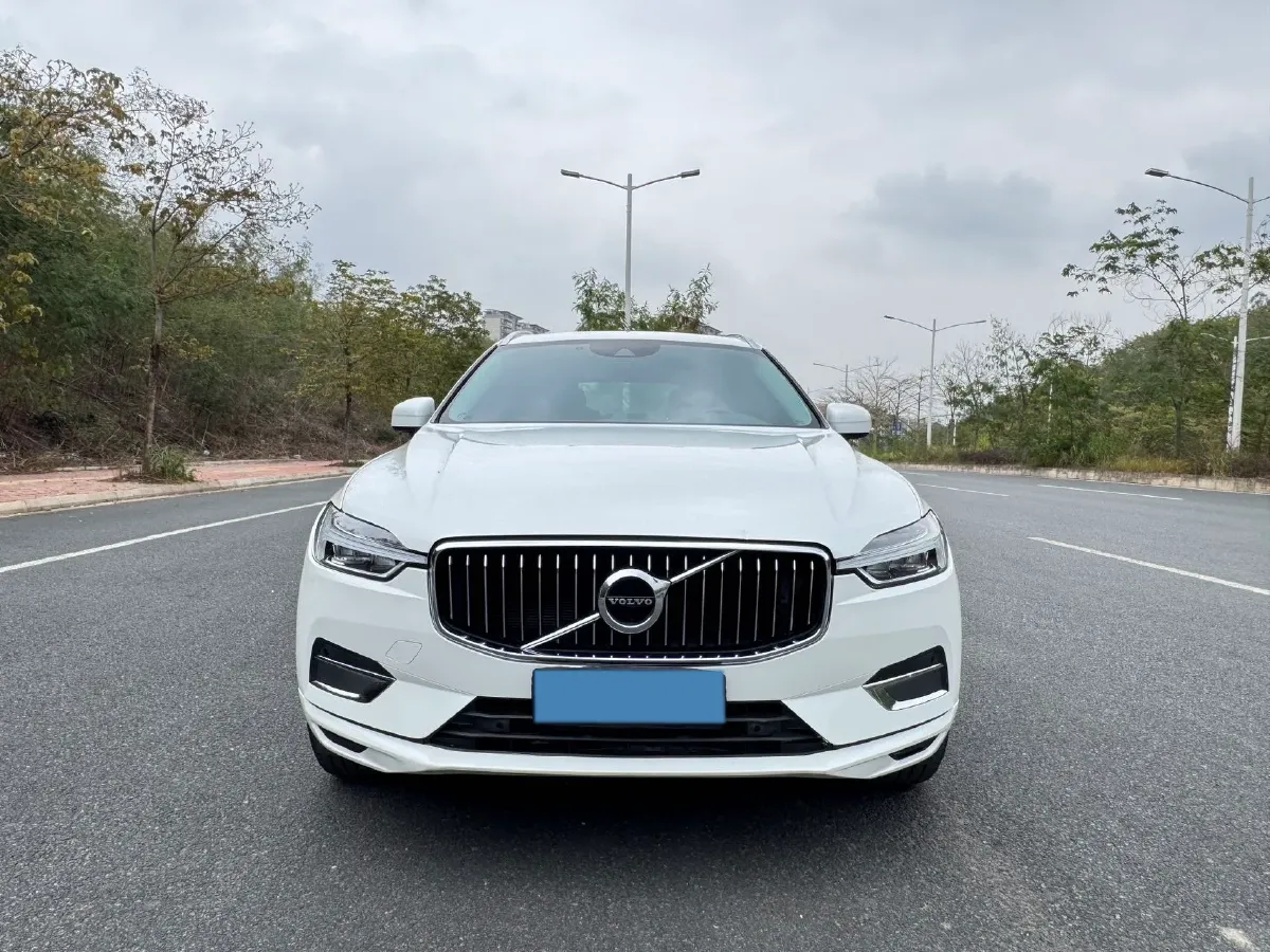 2020 Volvo XC60 2.0T 254HP L4 8AT,autocango,china used car exporter,china ev exporter,chinese used car exporter,chinese used ev exporter